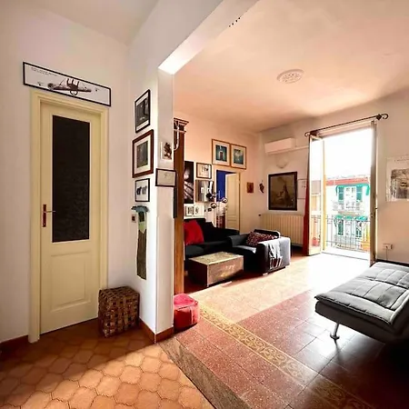 Pinocchio 3thfloor / Bright Artistic Cinque Terre *